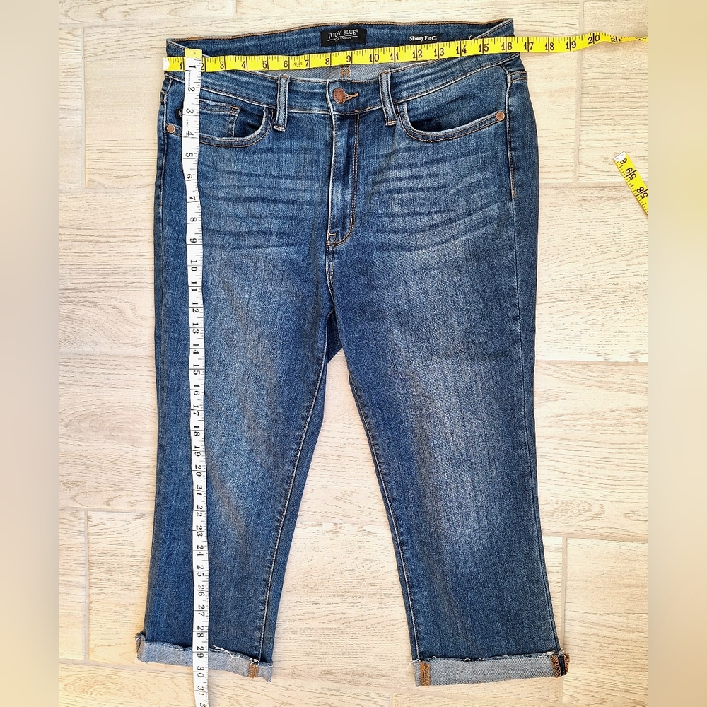 Judy Blue Mid-Rise Skinny Capri Fit Jeans Medium Wash - Size 11/30 Raw Edge Cuff - Picture 4 of 8
